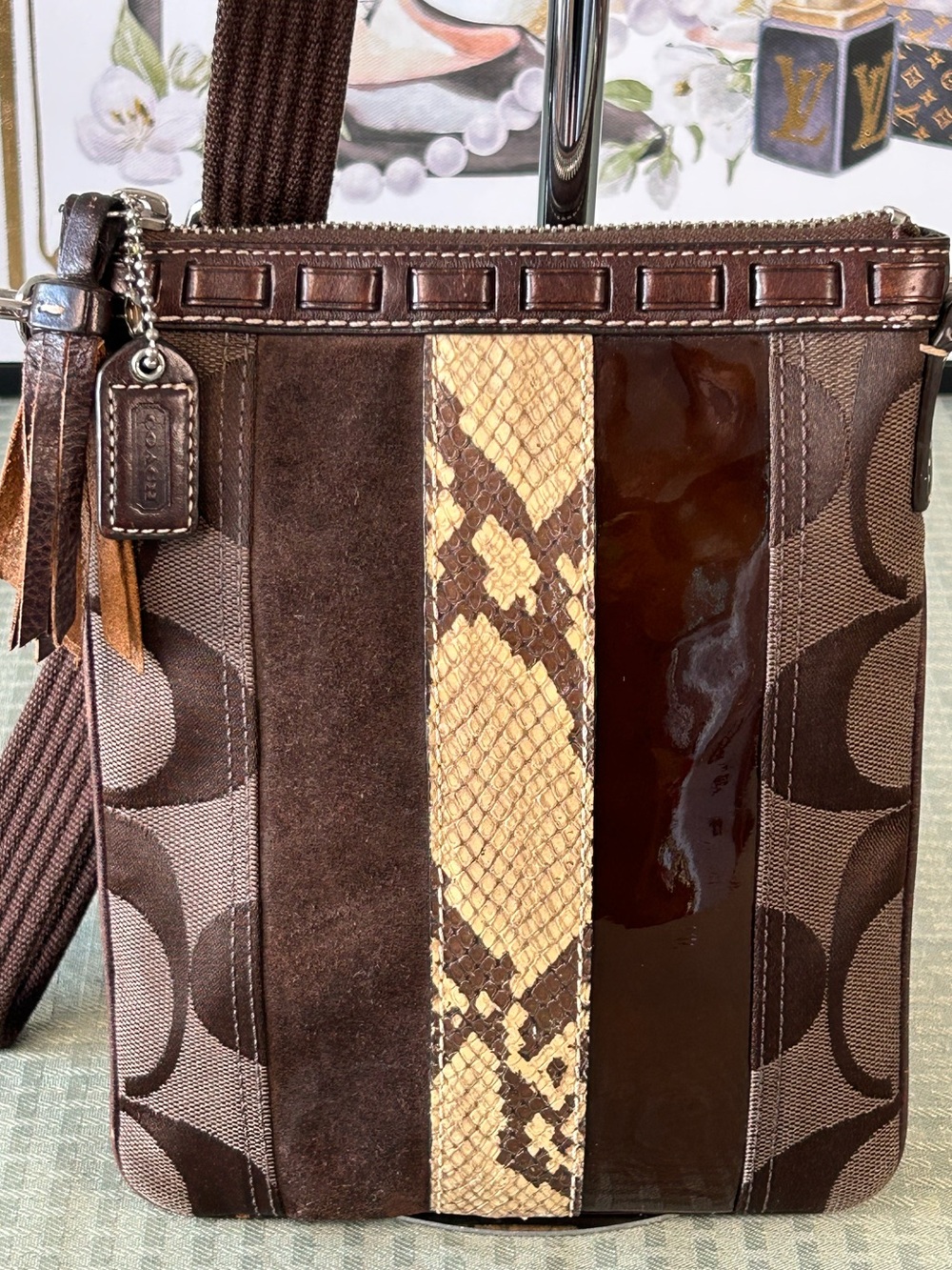 COACH 2006 Vintage Hamptons Python Trimmed Signature Swing Pack 😍❤️‍🔥 - Picture 3 of 17